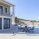 Alivia Lefkas Luxury Apolpaina
