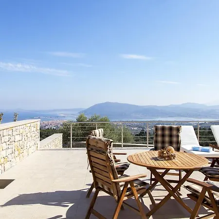 Alivia Lefkas Luxury * Apólpena