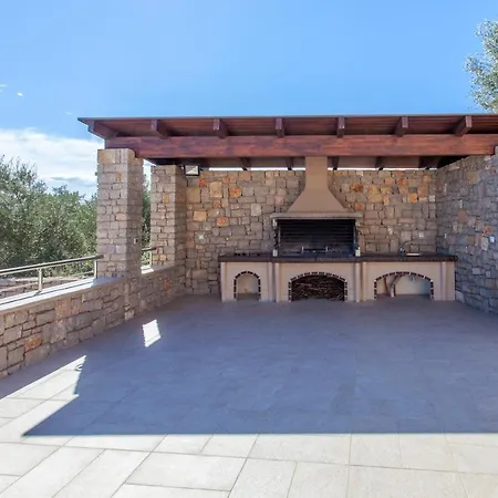 Alivia Lefkas Luxury Apolpaina