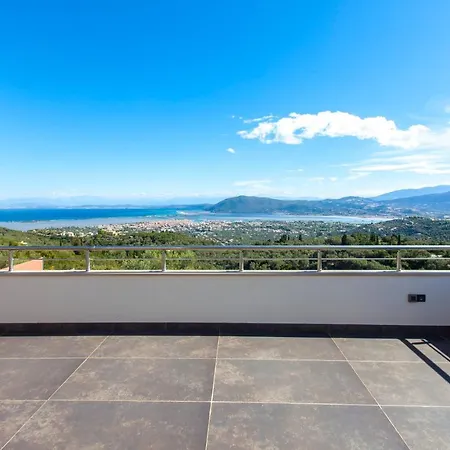 Alivia Lefkas Luxury *