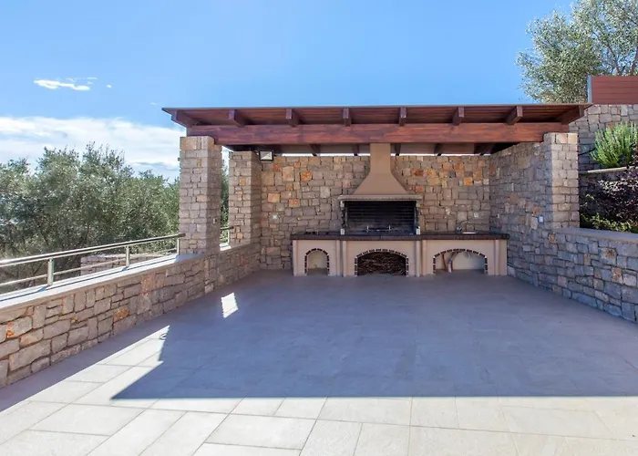 Alivia Lefkas Luxury Apolpaina